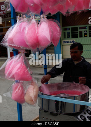 Zuckerwatte-Anbieter in Nepal Stockfoto