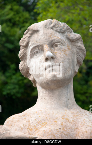 Weibliche Statue, Massandra Palast, Jalta, Krim, Ukraine Stockfoto