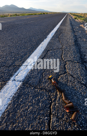 Ausrangierte Filmrolle an der Seite der Autobahn im Bereich des großen Beckens von Utah. Stockfoto