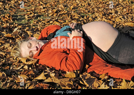 junge schwangere Frau Stockfoto