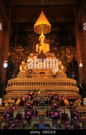 Buddha im Wat Phra Kaeo Tempel in Bangkok, Thailand. Stockfoto