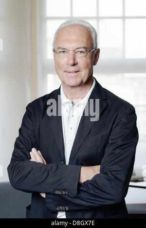 Exklusiv: Der ehemalige Fußballspieler und aktueller Ehrenpräsident des FC Bayern München, Franz Beckenbauer am 16.05.2013 in Hamburg. Foto: Robert Schlesinger Stockfoto