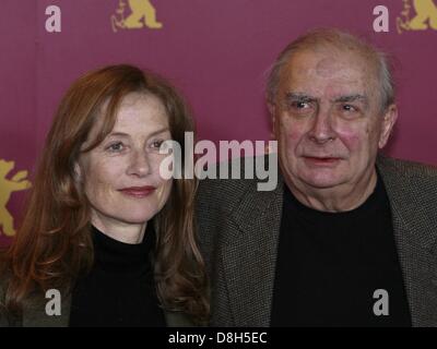 Isabelle Huppert und Claude Chabrol bei Photocall "Comedy of Power" (Französisch: "L'Ivresse du Pouvoir") während der Berlinale, der 56. Internationalen Filmfestspiele Berlin 2006. Stockfoto