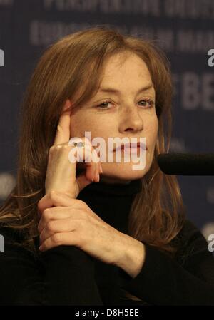 Isabelle Huppert bei Photocall "Comedy of Power" (Französisch "L'Ivresse du Pouvoir") während der Berlinale, den 56. Internationalen Filmfestspielen in Berlin im Jahr 2006. Stockfoto