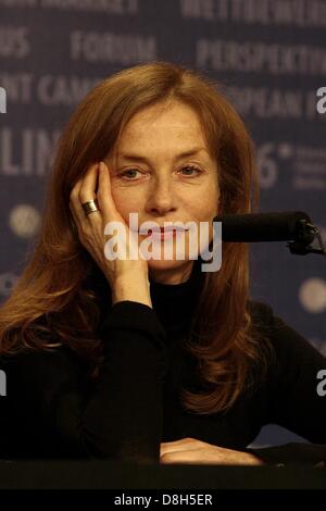 Isabelle Huppert bei Photocall "Comedy of Power" (Französisch "L'Ivresse du Pouvoir") während der Berlinale, den 56. Internationalen Filmfestspielen in Berlin im Jahr 2006. Stockfoto