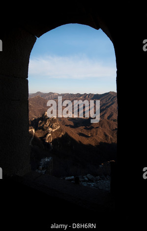 Chinesische Mauer schlängelt in die Ferne von Zhengbei Turm, Jiankou, Peking Stockfoto