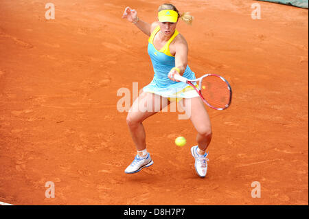 29.05.2013 Paris, Frankreich. Angelique Kerber Deutschlands in Aktion während des Spiels zwischen Angelique Kerber Deutschlands und Jana Cepelova der Slowakei in die zweite Runde der French Open von Roland Garros. Stockfoto