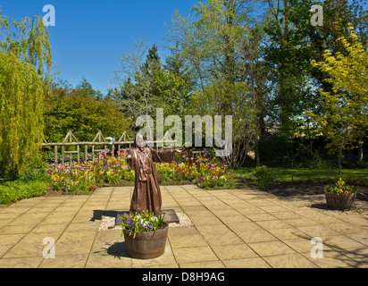 BIBLISCHE SZENEN IM GARTEN IN DER NÄHE VON ELGIN CATHEDRAL MORAY SCHOTTLAND Stockfoto