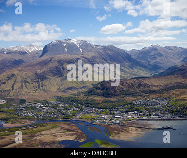 Ben Nevis und Fort William aus der Luft, North West Highland Scotland Stockfoto