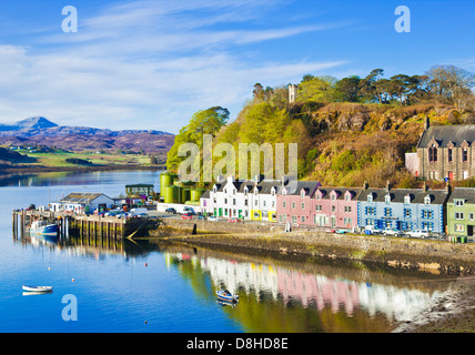 Isle of Skye Portree mehrfarbige Häuser im Hafen von Portree Isle of Skye Highlands and Islands Scotland UK GB Europe Stockfoto