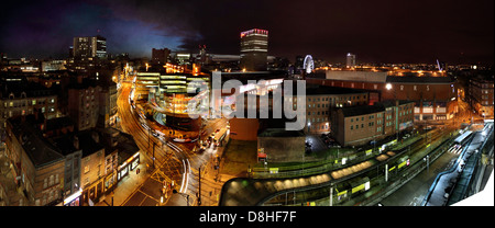 Manchester, UK Dämmerung Nacht Panorama vom Shude Hügel mit Blick auf die Market Street und Piccadilly Gardens Stockfoto