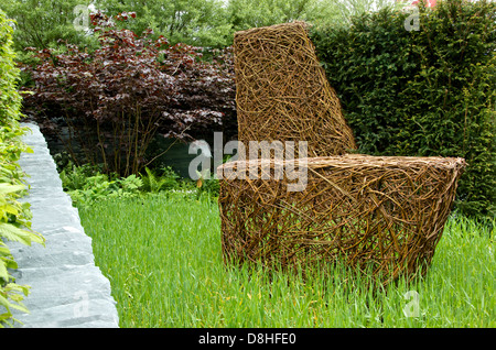 Eine Weide-Skulptur in Stockton Bohren "Als Natur bestimmt" Garten am RHS Chelsea Flower Show 2013, London, UK. Stockfoto