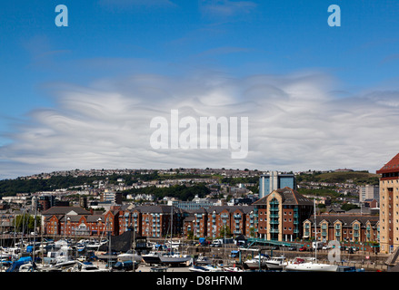 Altocumulus Lenticularis über Swansea, Wales Stockfoto