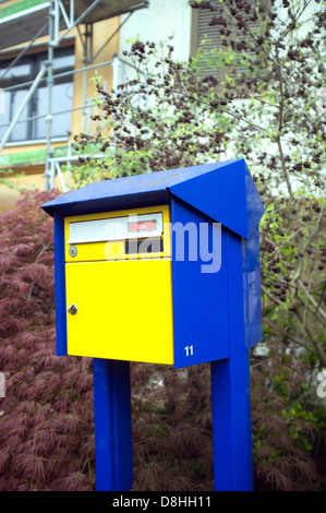 Schweizer outdoor private postbox Stockfoto