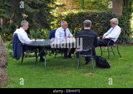 Secretary Kerry trifft sich mit palästinensischen Autonomiebehörde Premierminister Fayyad Stockfoto