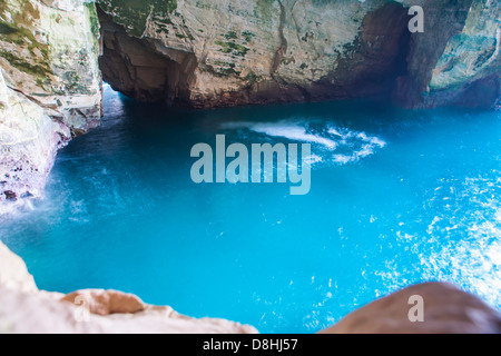 Israel. Die Grotten an Rosh Hanikra ("Kopf der Höhle"), nahe der libanesischen Grenze im westlichen Galiläa. Stockfoto