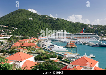 West Indies, Karibik, kleine Antillen, Inseln über dem Winde, US Virgin Islands, St. Thomas, erhöhte Ansicht der Stadt Charlotte Amalie Stockfoto
