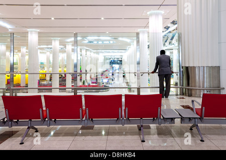 UAE, Vereinigte Arabische Emirate, Dubai, Dubai International Airport, Terminal 3, Ankunftshalle Stockfoto