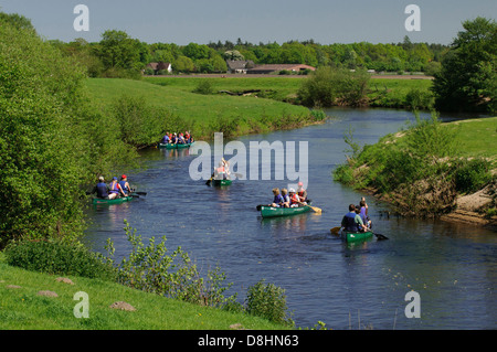 Kanutour auf der Hunte Fluss, Oldenbuger Land, Niedersachsen, Deutschland Stockfoto