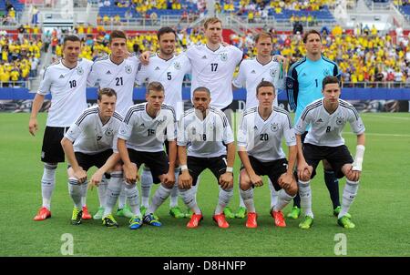 Lineup von Team Deutschland während der internationalen Freundschaftsspiel zwischen Deutschland und Ecuador FAU-Stadion in Boca Raton, Florida, USA, 29. Mai 2013 starten. Hinten, L-r: Lukas Podolski, Roman Neustädter, Heiko Westermann, Per Mertesacker, Benedikt Höwedes und Rene Adler. Vorderseite, L-r: Marcell Jansen, Lars Bender, Sydney Sam, Max Kruse und Julian Draxler.  Foto: Thomas Eisenhuth/Dpa +++(c) Dpa - Bildfunk +++ Stockfoto