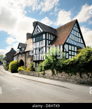 St. Johannes Hospital, jetzt bekannt als Ashfield Hall auf der Hauptstraße im Dorf von Much Wenlock, Shropshire, England Stockfoto