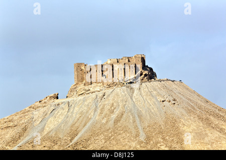 Arabische Festung Qala'at Ibn Maan im römischen Altertum Stadt in Palmyra (Tadmor), Syrien. Stockfoto