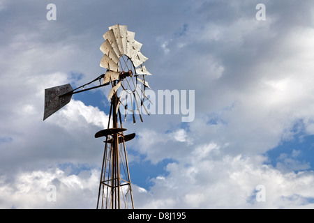 Windmühle am Telegraph Stadt in Calaveras County, Kalifornien. Stockfoto
