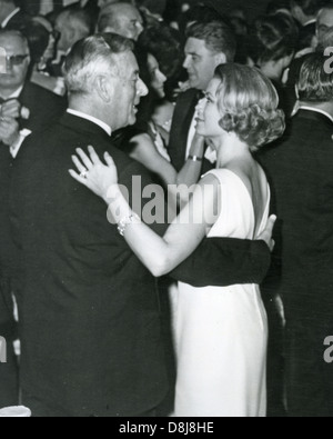 Fürstin Gracia Patricia von MONACO mit Herrn Louis Mountbatt5en über 1975 Stockfoto