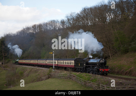 LNER B1 61306 Mayflower, LNER B1 Klasse Nr. 61002 (61264) "Impala" North Yorkshire Moors Railway Stockfoto