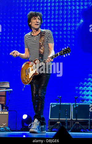Ronnie Wood, führt Gitarrist der Rolling Stones während ihrer "50 und zählen" Tour in Toronto, Ontario, Kanada. 05.25.13 Stockfoto