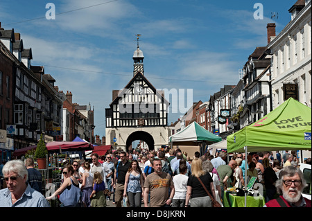 Bridgnorth Maifeiertag Markt Straße Shropshire Stockfoto