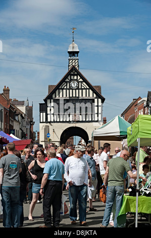 Bridgnorth Maifeiertag Markt Straße Shropshire Stockfoto