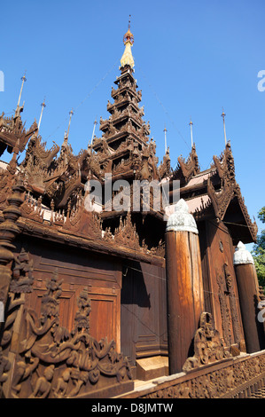 Die kunstvoll geschnitzten Teak Kloster Shwe Inbin, Mandalay Myanmar 2 Stockfoto