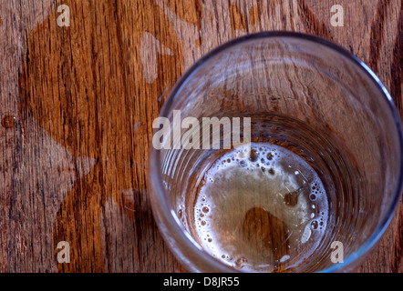 Stillleben-Schuss von einem Glas Bier in Nahaufnahme Stockfoto