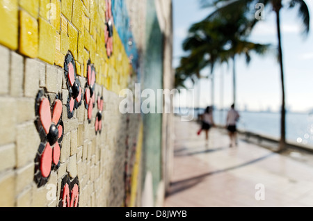 Mosaik-Struktur auf der Miami River Walk, Downtown Miami, Florida, USA Stockfoto