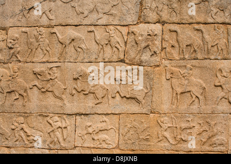 Asien, Indien, Karnataka, Hampi, Mahanavami Dibba, Wand-Schnitzereien, königliche Gehege, Stockfoto