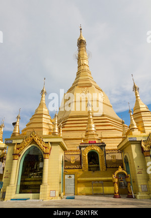 Goldene Sule-Pagode mit Schrein und Frieden Bell in Birma, Yangon, Stockfoto