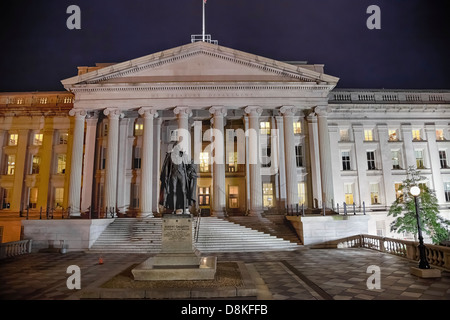 US-Finanzministerium in Washington, D.C. in der Nacht
