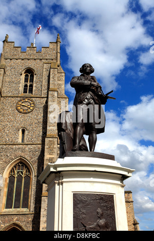 Statue von Suffolk Künstler Thomas Gainsborough und St. Peters Kirche, Markt Hill, Sudbury, Suffolk County, England, Großbritannien Stockfoto