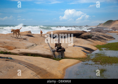 Küste im Indischen Ozean Yala-Nationalpark Sri Lanka Stockfoto
