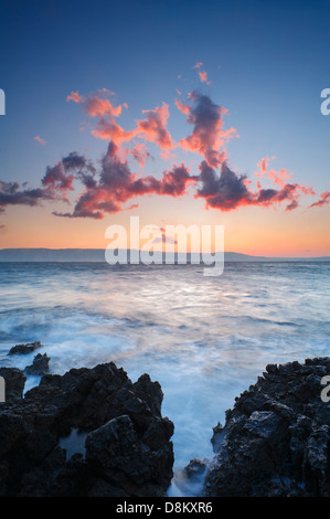 Sonnenuntergang Landschaft mit bunten Wolken in Kroatien Stockfoto