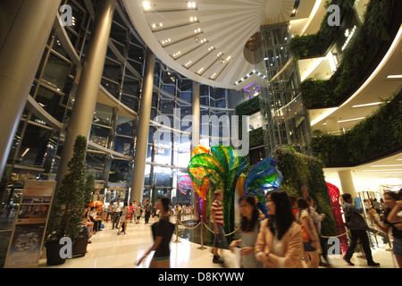 Eingang in Siam Paragon Shopping Mall, eines der größten Einkaufszentren in Asien Stockfoto