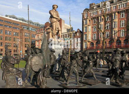 Niederlande, Amsterdam, Rembrandtplein, Nachtwache Skulptur, Statue, die Rembrandt Stockfoto