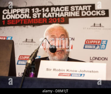 London, UK. 31. Mai 2013. Londoner Bürgermeister Boris Johnson und Segeln-Legende Sir Robin Knox-Johnston, verkünden die 9. Ausgabe der "Clipper Round the World Yacht Race" die beginnen und enden in London, das Rennen beginnt im September 2013 und Ende Ende Juli 2014.  Bildnachweis: Mario Mitsis / Alamy Live News Stockfoto