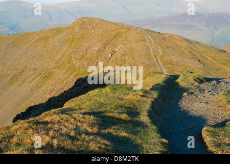 Blick auf Hobcarton vom Gipfel des Hopegill Head bei Sonnenuntergang im Lake District Stockfoto