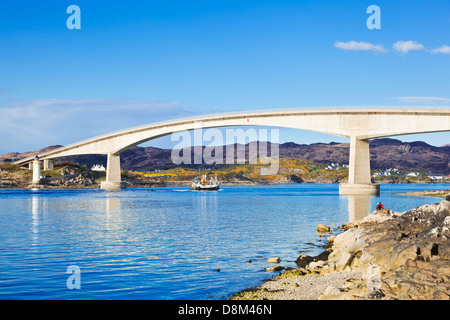 Die Skye-Brücke verbindet das schottische Festland mit der Isle Of Skye, Highlands und Inseln Schottland Großbritannien GB EU Europa Stockfoto