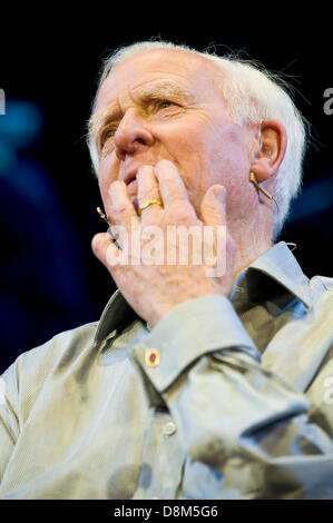 Autor John le Carre Spion Romane spricht über seine Arbeit bei Hay Festival 2013 Heu auf Wye Powys Wales UK Stockfoto