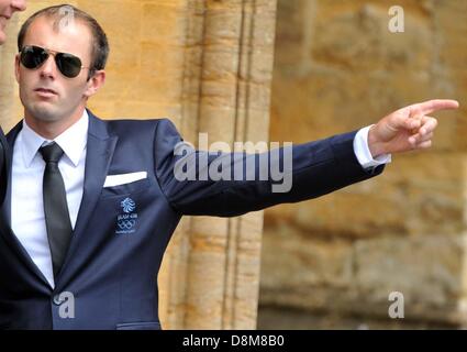 Sherborne, Dorset, UK. 31. Mai 2013. Beerdigung von Team GB Seemann und Olympisches Segeln gold Medallist Andrew Simpson. Nick Dempsey Team GB Windsurfer.   31. Mai 2013 Bild von: DORSET MEDIENDIENST / Alamy Live News Stockfoto