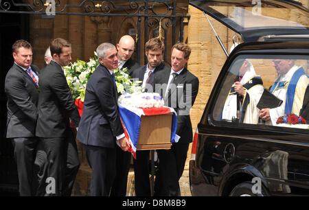 Sherborne, Dorset, UK. 31. Mai 2013. Beerdigung von Team GB Seemann und Olympisches Segeln gold Medallist Andrew Simpson.  31. Mai 2013 Bild von: DORSET MEDIENDIENST / Alamy Live News Stockfoto