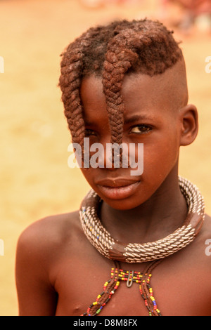 Ein Porträt eines Mitglieds der Stamm der Himba in Namibia Stockfoto